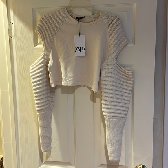 NWT Beige Zara Cropped Top Sweater Shirt in size XS/Small